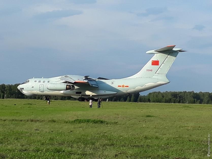 Фото На челябинский военный аэродром приземлились два самолета с китайскими военными
