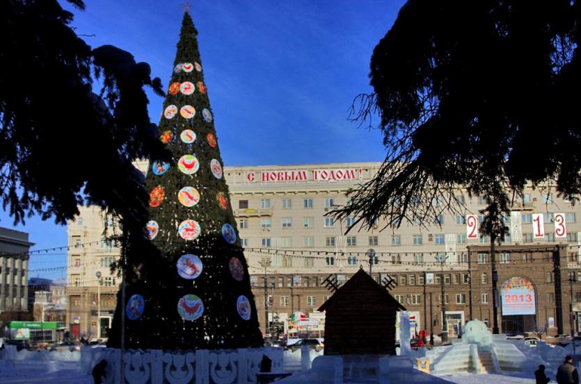 Фото В ледовом городке Челябинска появится новая красивая елка