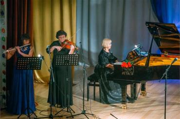 Фото Юбилейный концерт магнитогорского композитора Ларисы Сидун прошел в Магнитогорске