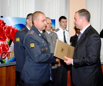 Фото Борис Видгоф поздравил сотрудников милиции с профессиональным праздником