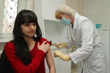 Фото В Челябинске завершается вакцинация детей против клещевого энцефалита