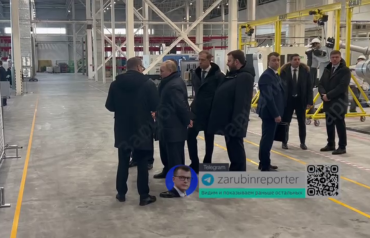 Фото Владимир Путин прибыл в Челябинск и начал свой визит со знакомства с роботами