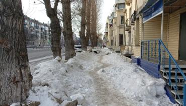 Фото Мэрия Челябинска оштрафовала подрядчиков на 1,6 млн рублей за нечищеные тротуары