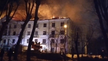 Фото Пожар в расселенном общежитии летчиков в ЧВВАКУШе локализован