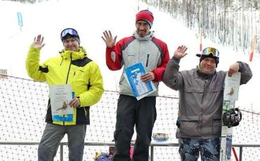 Фото В Миассе прошли соревнования по горнолыжному спорту и сноуборду на первенство ГРЦ Макеева