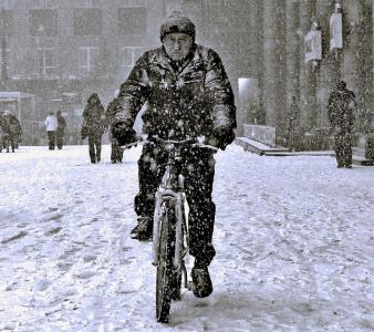Фото За снегопад в Челябинске накажут и чиновников, и дорожников
