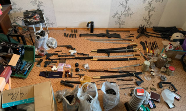 Фото  В Челябинске серьезные сроки получили два оружейника-нелегала