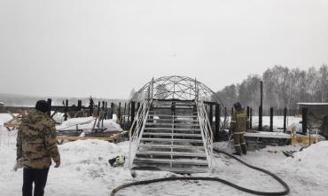 Фото В Челябинской области загорелась территория хаски-парка