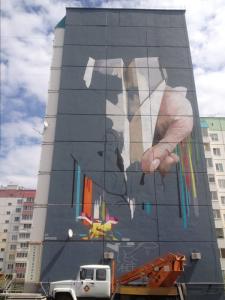 Фото Немецкие художники завершают работу над фасадами домов Магнитогорска