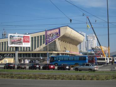 Фото Министр спорта выступает против открытия автовокзала во дворце спорта в Челябинске