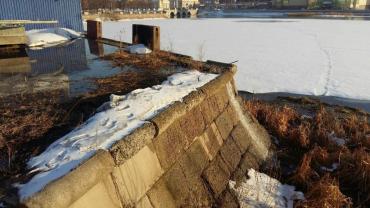 Фото Фекальные воды в центре Челябинска попали в Миасс, но чиновники этого не почувствовали 