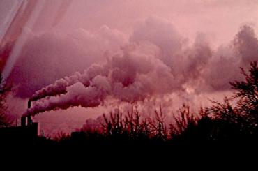 Фото Челябинский электродный завод привлекут за сверхнормативные выбросы