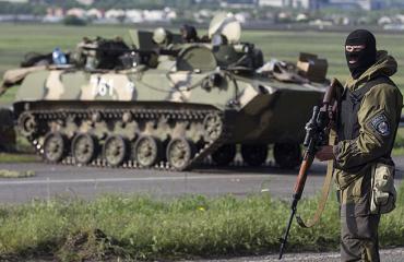 Фото Украинские каратели требуют ополченцев сдаться. Иначе они откроют огонь по мирным жителям