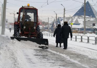 Фото Снег закупорил движение на улицах Челябинска