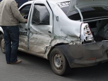 Фото В Челябинске в результате столкновения двух автомобилей погиб пешеход