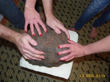Фото В сети Интернет появились фотографии второго по размерам фрагмента челябинского метеорита