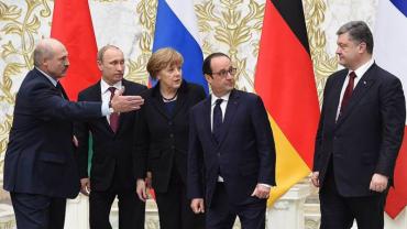 Фото Путин, Меркель и Порошенко обсудили ситуацию на Украине по телефону