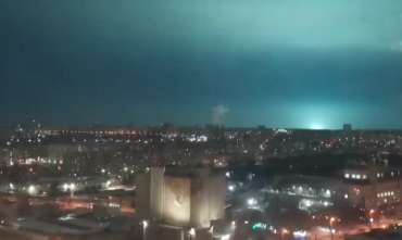 Фото Вечером в небе над Челябинском отмечены яркие вспышки (ВИДЕО)