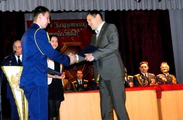 Фото Андрей Барышев поздравил курсантов и офицеров ЧВВАКУШ с Днем защитника Отечества