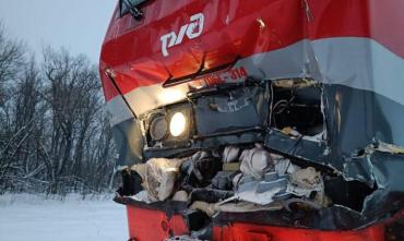 Фото В Ульяновской области столкнулись пассажирский поезд и локомотив