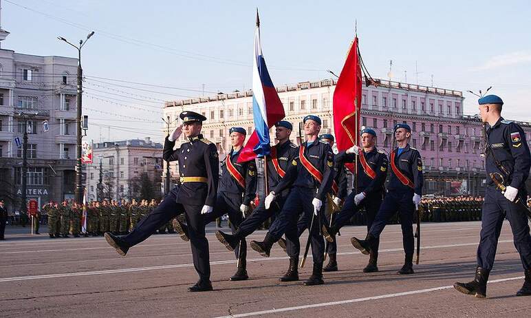Челябинские военнослужащие на этой неделе проведут репетицию парада Победы.

Тренировка 