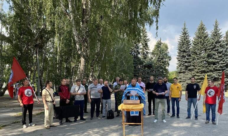 В Челябинске у воинского мемориала Скорбящих матерей (Лесное кладбище) накануне, седьмого августа