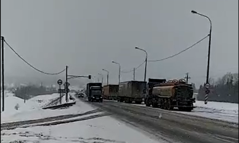 В Челябинской области затруднено движение автотранспорта в горнозаводской зоне на федеральной тра