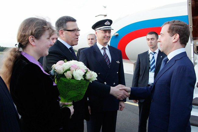 Как сообщает пресс-служба Кремля, президент РФ Дмитрий Медведев прибыл во Францию накануне вечеро