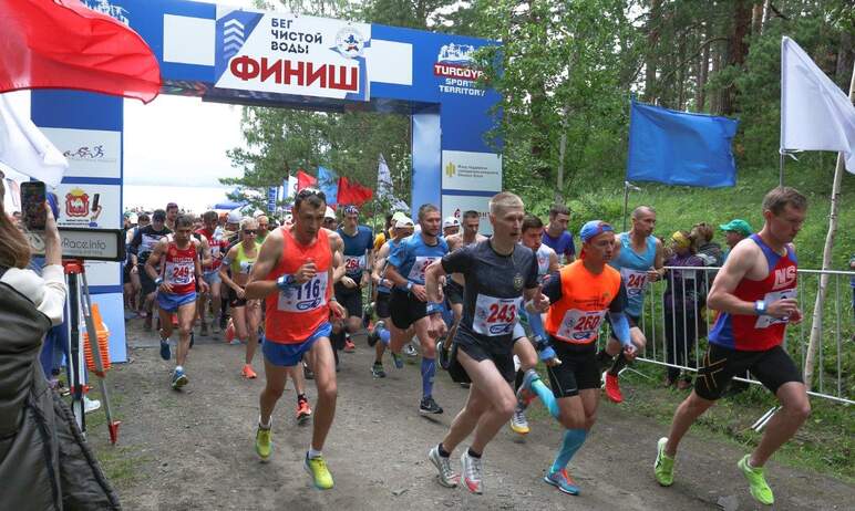 В Челябинской области, на озере Тургояк, состоялся 30-й легкоатлетический марафон «Бег чистой вод