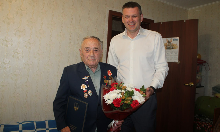 Ветеран Великой Отечественной войны Виктор Зарогатский, живущий в Калининском ра