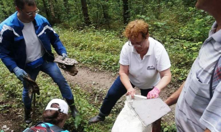 В Челябинской области в национальном парке «Таганай» сотрудники двух компаний убрали отходы на од