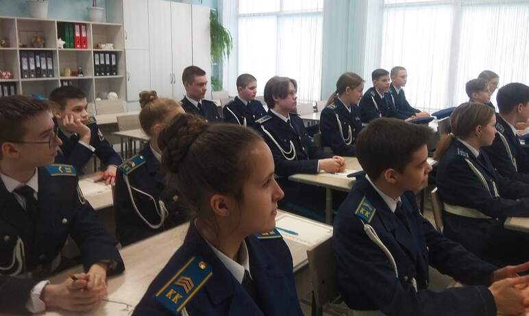 Сегодня, девятого февраля, школе № 15 Челябинска состоялась молодежная акция «Письмо защитнику От