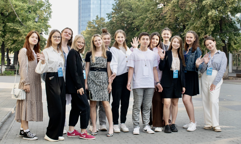 В Челябинске стартовал проект «Юный глава», в котором школьники смогут проявить лидерские способн