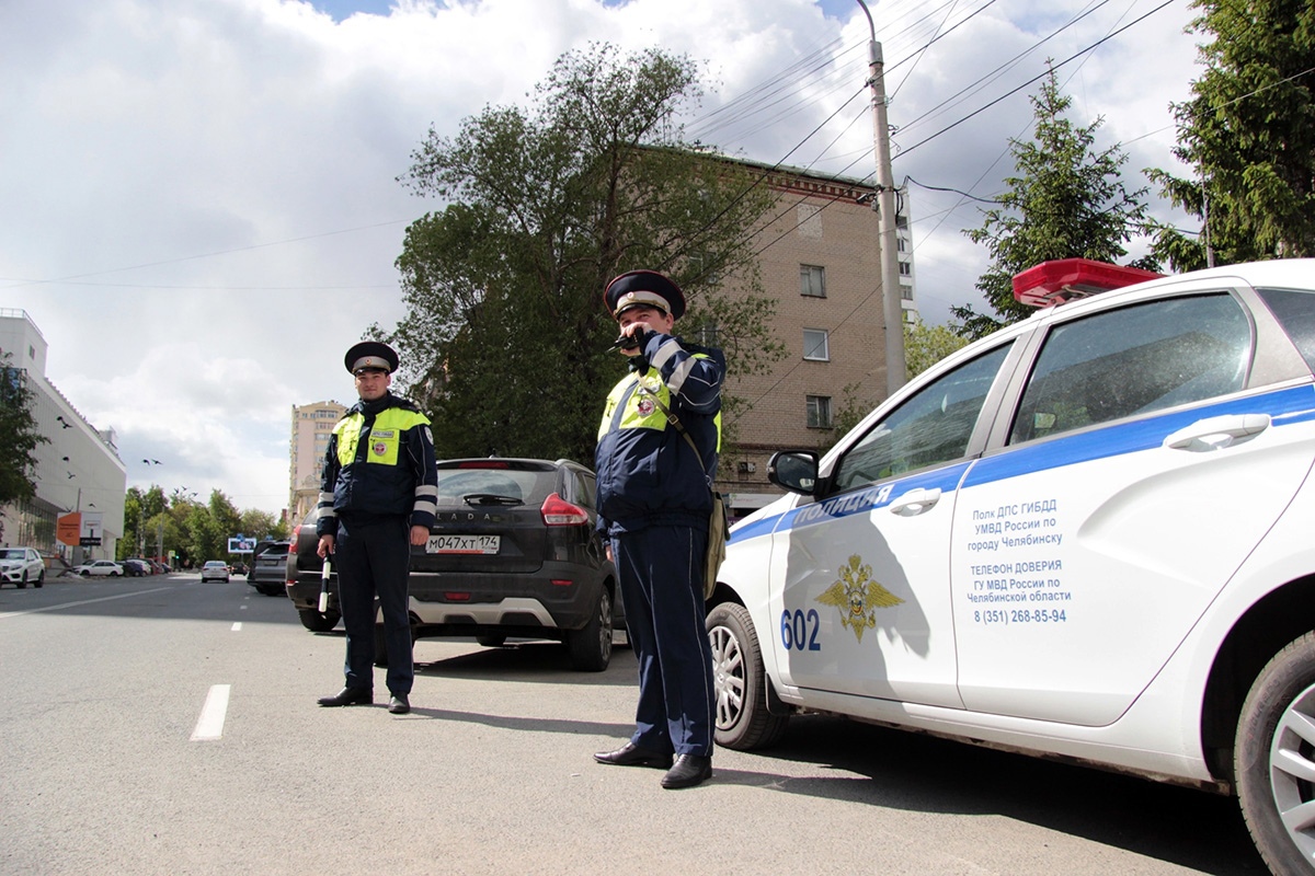 В Челябинске выведены на улицы дополнительные наряды полиции и ДПС из-за  массовой драки (ВИДЕО) | Урал-пресс-информ