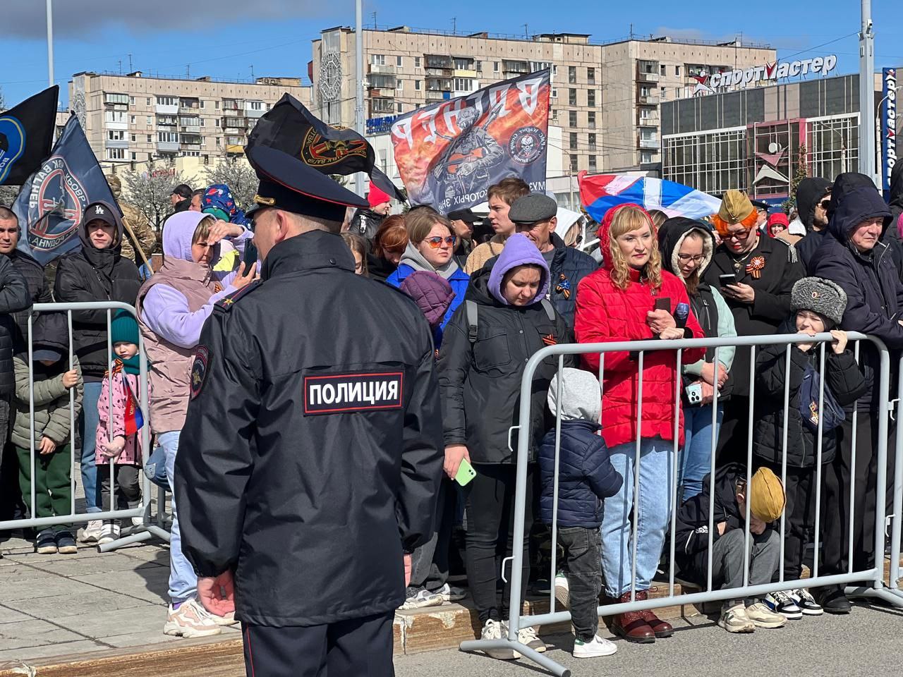 Празднование 9 Мая в Челябинской области проходит под защитой более 7,5  тысячи стражей порядка | Урал-пресс-информ