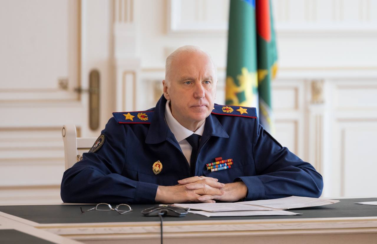 Александр Бастрыкин взял на контроль дело о нападении школьницы на учителя в Карталах