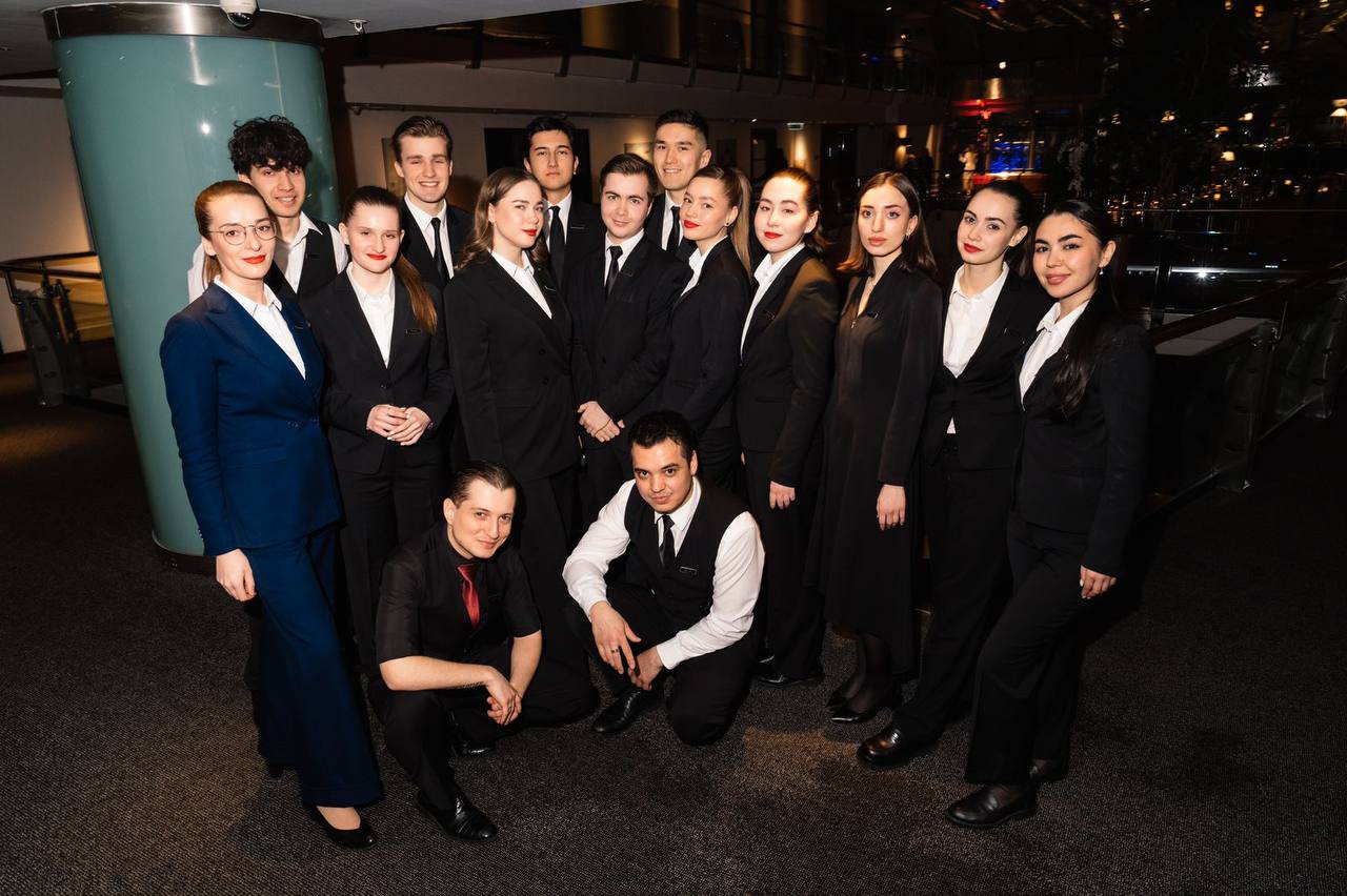 Как выбрать профессию в эпоху ИИ: гостиничное дело как гарантия стабильности