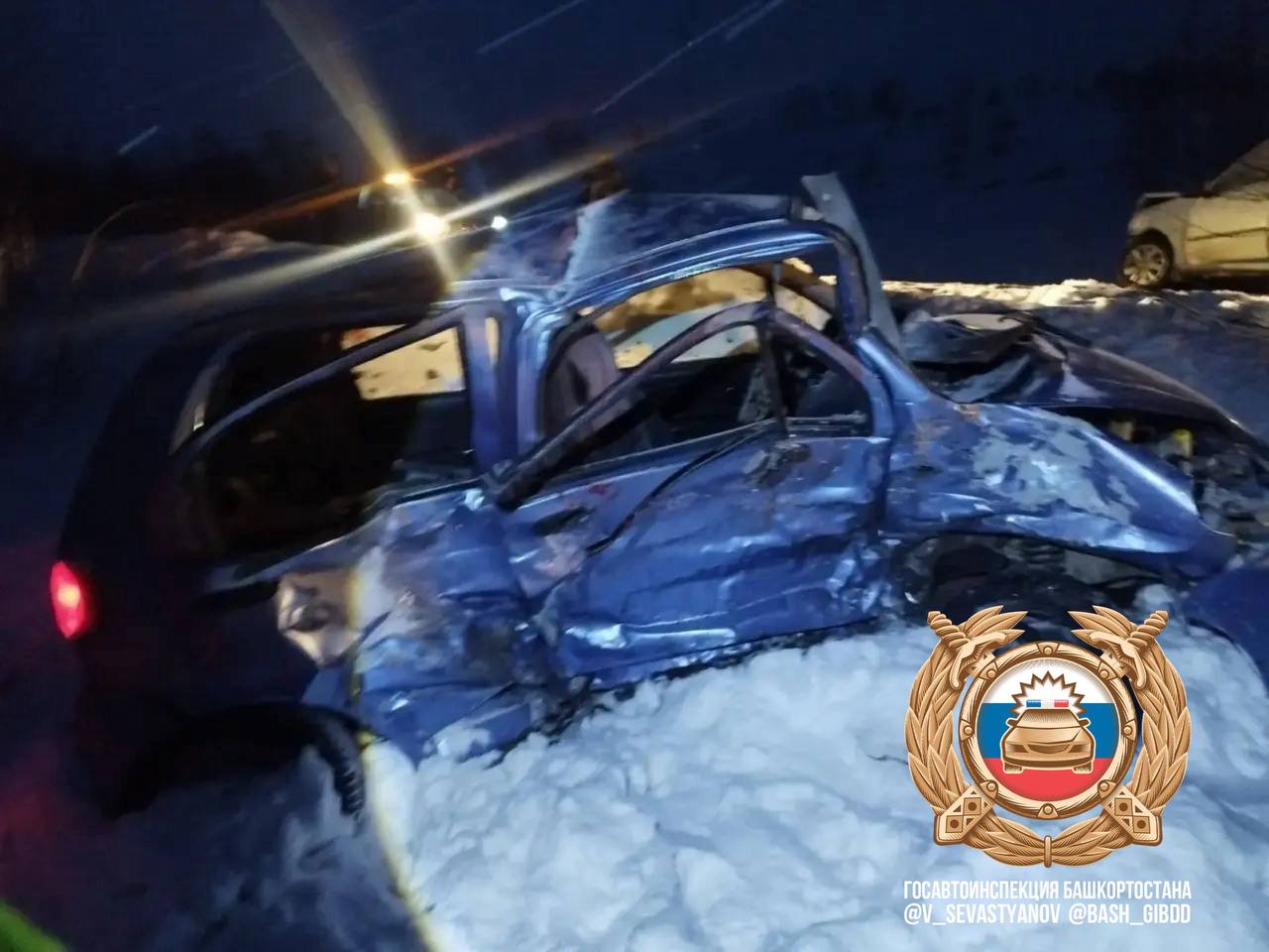 В ДТП двухлетняя девочка погибла, еще трое детей и их мама госпитализированы (видео)