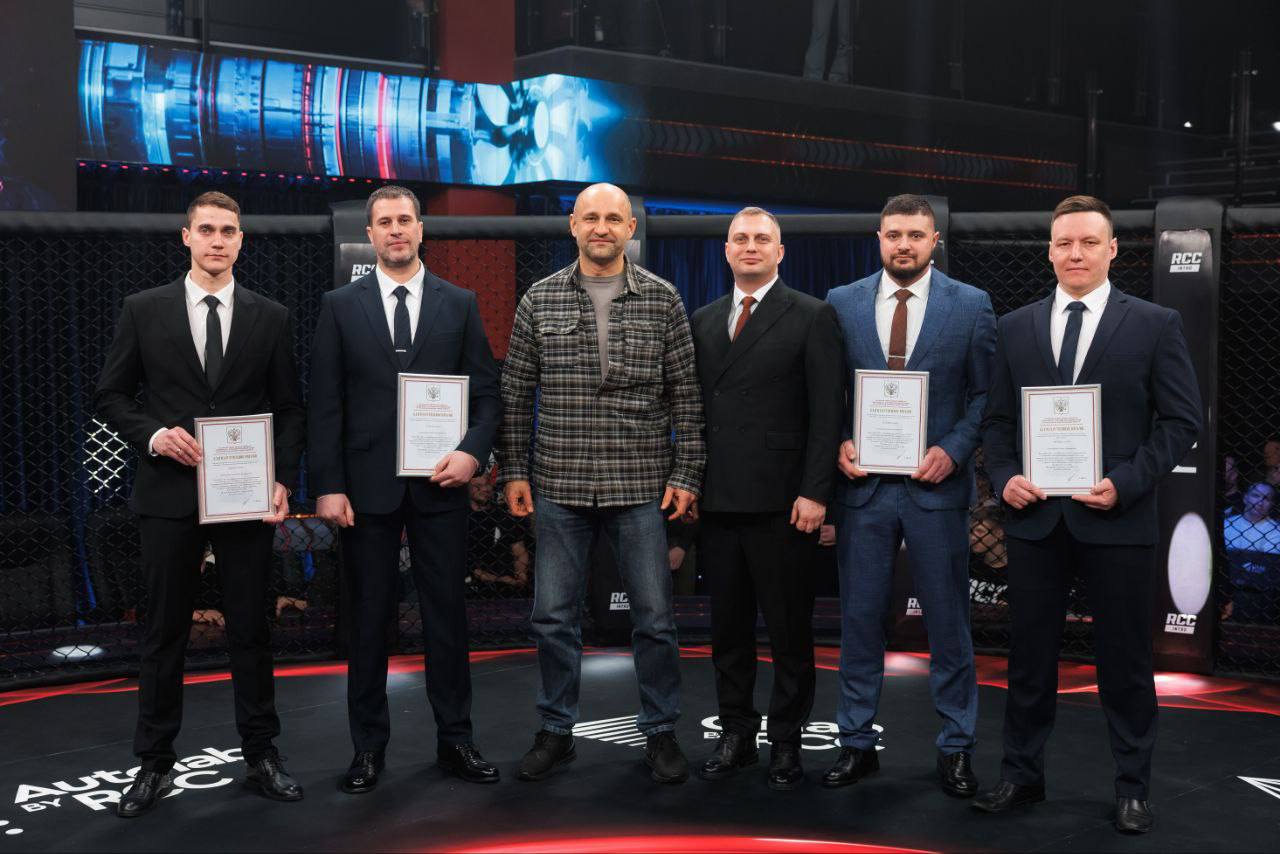 Полпред Артем Жога наградил специалистов «РМК Поиск» за спасение Карабаша от холодов