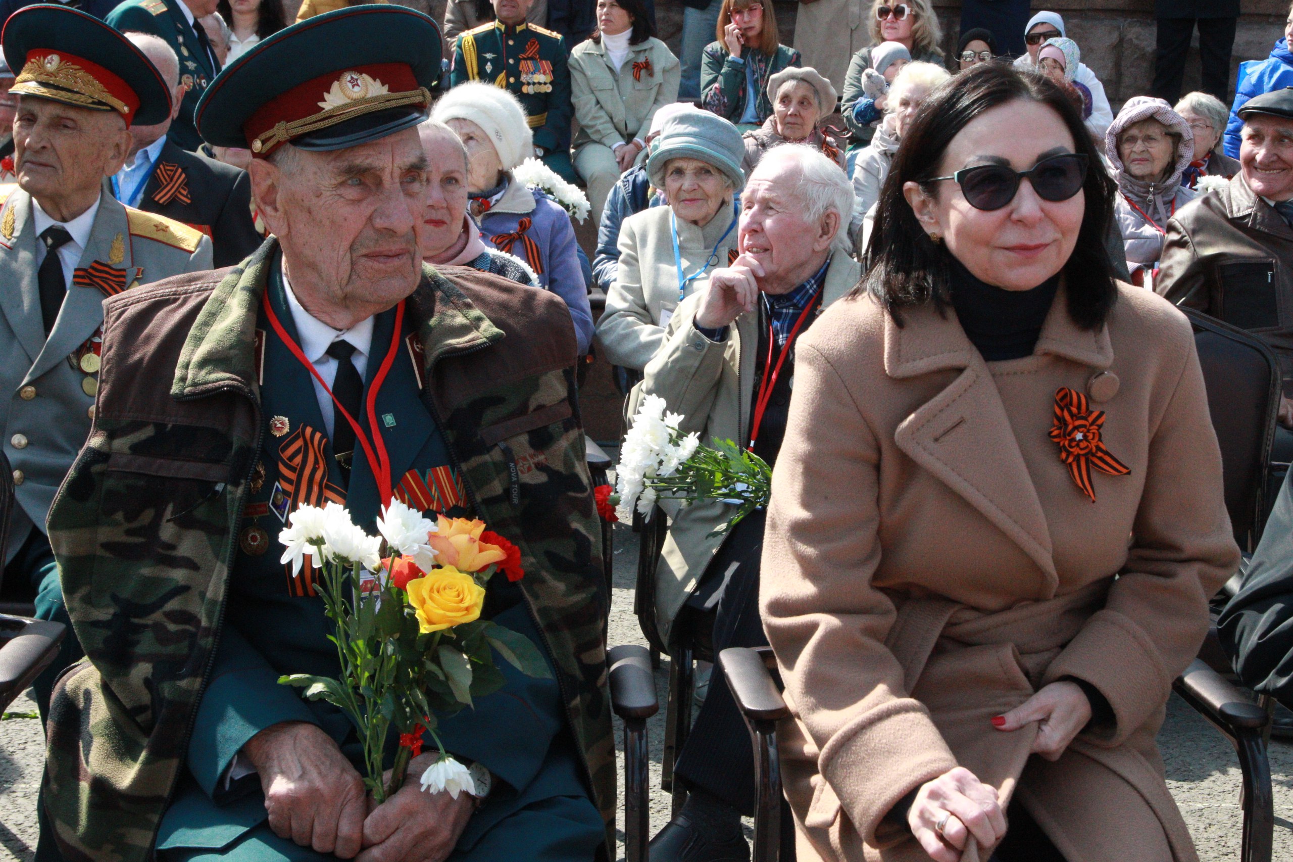 Как семьи отмечают день победы. 9 Мая Челябинск. С праздником 9 мая. Благодарность день Победы.
