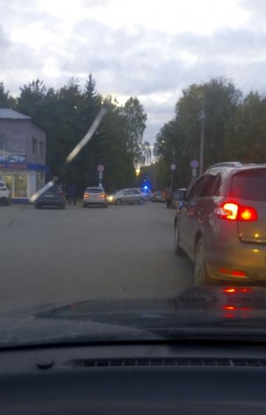 Въезд на территорию военного поселка Шагол (Челябинск), где расположена одноименная авиабаза, вре