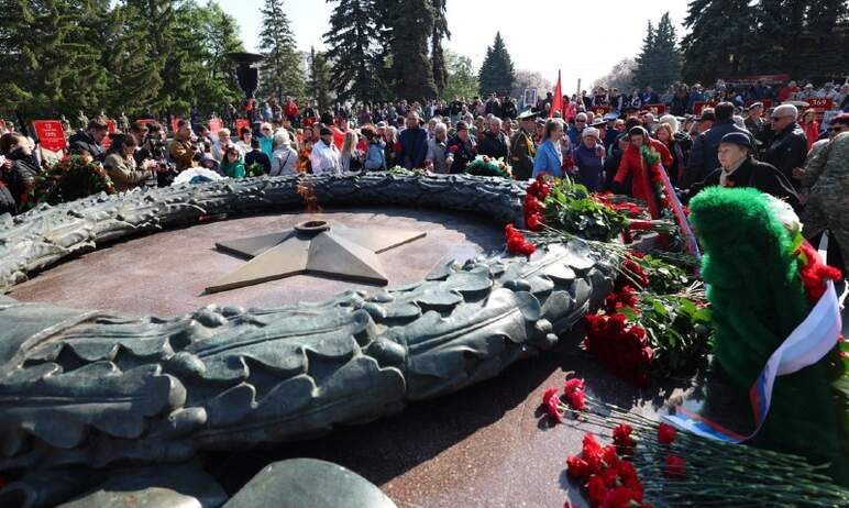 В Челябинске в День Победы, девятого мая, почтили память павших героев Великой Отечественной войн