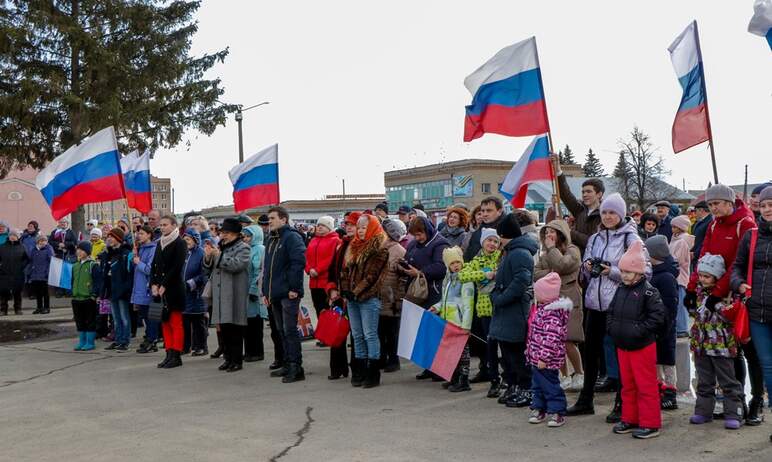 По всей России проходят многочисленные акции и патриотические мероприятия в поддержку российских 