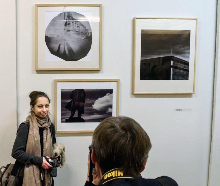 В состав фотовыставки включены около 400 работ, отражающих состояние современного фотоискусства в