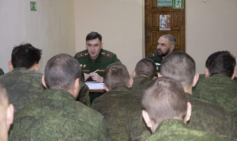 Сотрудники военного следственного отдела СКР по Челябинскому гарнизону посетили окружной центр по