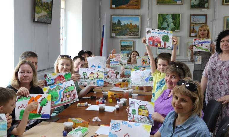 В Еткуле (Челябинская область) прошел региональный форум «Благополучная семья». Одновременно на п
