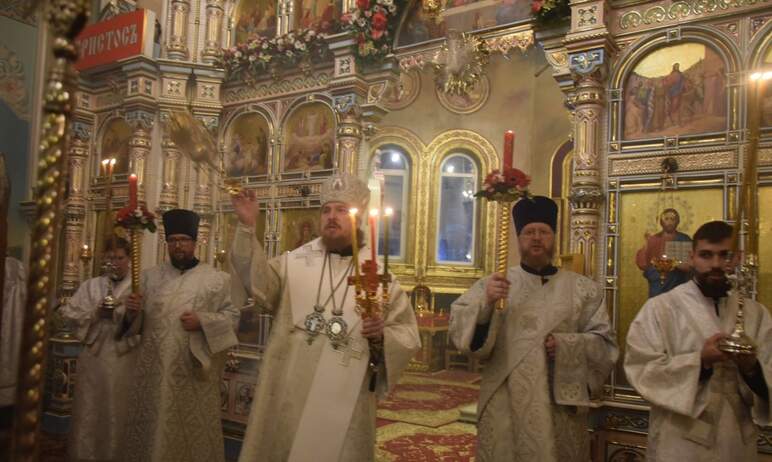 В ночь на 16 апреля 2023 года, в Светлое Христово Воскресение, митрополит Челябинский и Миасский 