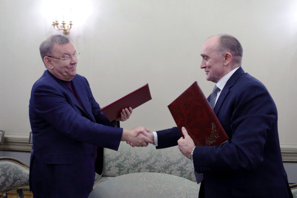 Свои подписи под документом поставили губернатор Борис Дубровский и генеральный директор Большого