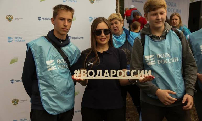 Сегодня, 24 июля, в рамках Всероссийской акции «Вода России» берега и дно озера Тургояк (Челябинс