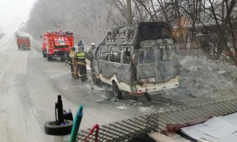 В Магнитогорске (Челябинская области) загорелась маршрутная «Газель». Пассажиров в салоне не было